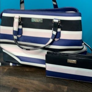 Shoulder bag w/ wallet!  Pristine condition!